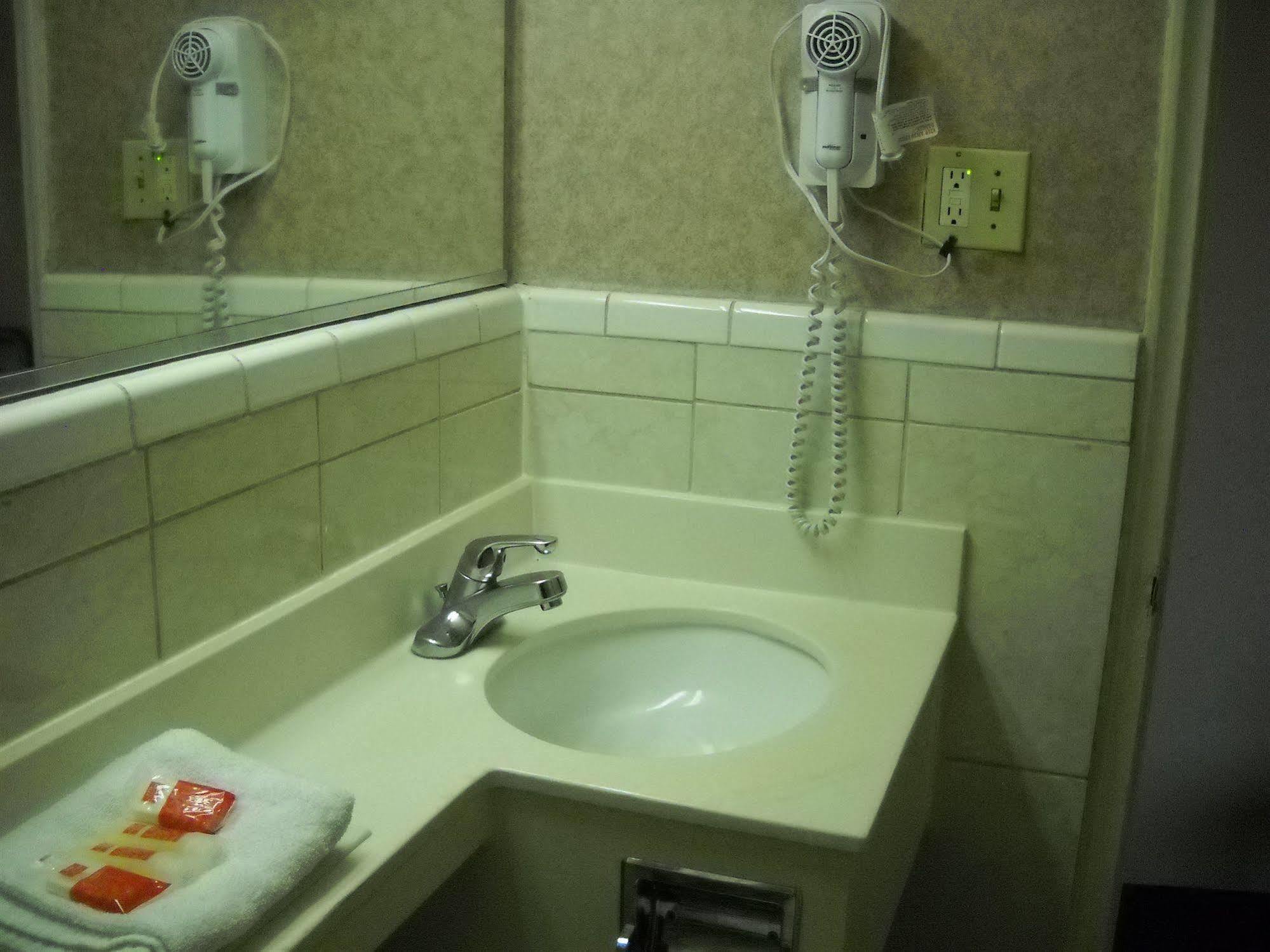 Red Carpet Inn & Suites Atlantic City Esterno foto
